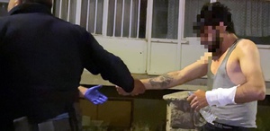 Evinde bıçakla kendine zarar veren şahsın hayatını polisin telefon detayı kurtardı