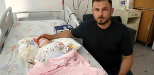 Hatay’da serum çıkarma işlemi esnasında sargıyla birlikte bebeğin parmağı kesildi