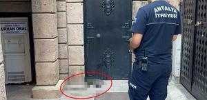 Cami kapısında namaza gelen cemaati şoke eden manzara