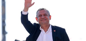 Özgür Özel ve ekibi rotayı Genç Parti’ye çevirdi iddiası siyaset kulislerini karıştırdı