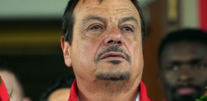 Ergin Ataman, Türkiye’ye hakaret eden Olympiakos taraftarına hadlerini bildirdi