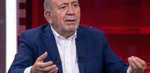 Gürsel Tekin canlı yayında küfür etti, sunucudan uyarı gecikmedi