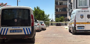 Kucağına aldığı çocuğuyla 8’inci kattan atladı: Anne öldü, çocuk ağır yaralandı