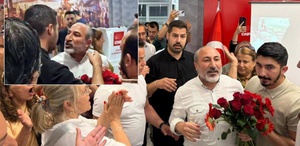 CHP’nin kalesi İzmir’de tansiyon çok yüksek İki grup birbirine girdi