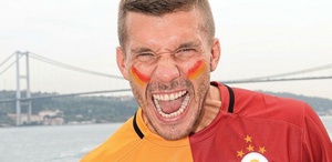 Fenerbahçe’nin rakibi olan Podolski’den flaş paylaşım