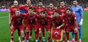 Bodrum tatili erken başladı: Milli futbolculara olay göndermeler