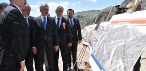 Hakkari’ye Dev Yatırım: Yeniköprü Tüneli ve Yollar Açıldı