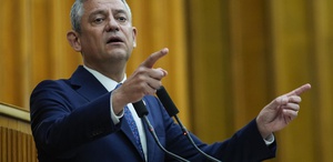 “CHP fiilen kapanmıştır“ diyen Özel yeni parti sinyali verdi