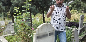 Kiracısı 4 ay ödeme yapmayınca mezarlığa gitti Şikayetini ölen babasına anlattı