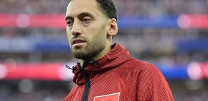 Hakan Çalhanoğlu’na bir kötü haber de kulübü Inter’den