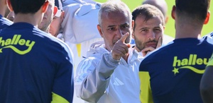 İsmail Kartal “Bu sezon bizimle olacaklar“ deyip 2 futbolcunun adını verdi