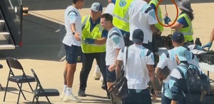 Messi’nin neden gülme krizine girdiği belli oldu Takım arkadaşının valizinden çıktı