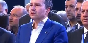 Hamaney’in cenaze töreninde Erbakan gözyaşlarını tutamadı