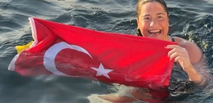 Ultra maraton yüzücüsü Aysu Türkoğlu, Tsugaru Kanalı’nı geçen en genç Türk oldu