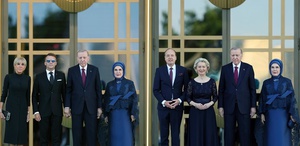 NATO Zirvesi’ne katılan liderler ve first ladyler şıklıkta yarıştı