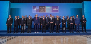 NATO Zirvesi’nde liderlerden aile fotoğrafı