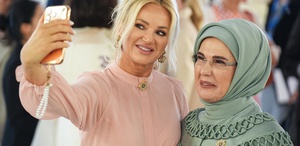 Emine Erdoğan, liderlerin eşlerini Çankaya Köşkü’nde ağırladı