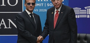 NATO Zirvesi’nde kritik temas Erdoğan, Macron ile görüştü