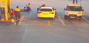 Kuşadası’nda yol verme tartışması, akaryakıt istasyonunda kavgaya dönüştü: Olay anı kamerada