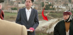 Kemal Sunal’ın “İnatçı“ filmine ev sahipliği yapan tarihi taş köprüyü yaktılar