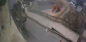 Rize’de yol çöktü, 2 bina tahliye edildi