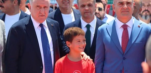 Bakan Bak’tan stadyum müjdesi: Yeni sezona yetişecek
