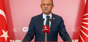 Özgür Özel’in ekibi olağanüstü kurultay için çağrı heyeti talebiyle mahkemeye başvurdu