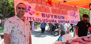 11 yıllık evliliği sona eren gurbetçi lokma dağıttı Yazdığı not bomba