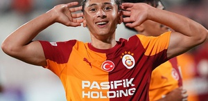 Galatasaray geriye düştüğü maçta farka koştu