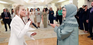 Görüntüler ilk kez yayınlandı Ajda Pekkan, First Lady’ler için sahne aldı