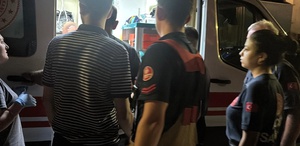 Ailevi sorunlar çatıya çıkardı Polisin müdahalesi hayatını kurtardı