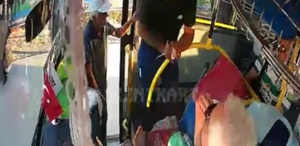 Penseyi silah gibi gösterip şoförü tehdit eden yolcu yakalandı