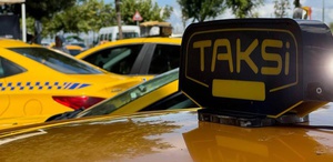 Taksi şoförünün yolcusuna attığı cinsel içerikli mesajlar ortaya çıktı
