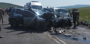 3 aracın birbirine girdiği kazada can pazarı