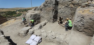 Elazığ’da arkeolojik kazılarda 5 bin yıllık tapınak alanı, sunaklar ve kutsal ocaklar bulundu