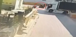 Feci kazada hayatını kaybeden talihsiz kadının son anları kameraya yansıdı