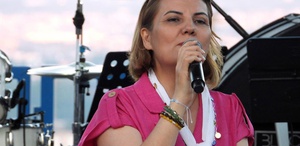 İzmit Belediye Başkanı Fatma Kaplan Hürriyet görevden uzaklaştırıldı