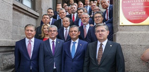 91 vekille ana muhalefet olan Yeni Parti’ye 10 milletvekilinin daha katılacağı iddia edildi
