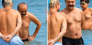 Yılmaz Erdoğan ve Caner Erkin Alaçatı’da denizde halay çekti