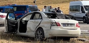 Çankırı’da tır-otomobil çarpıştı: 3 ölü, 2 yaralı