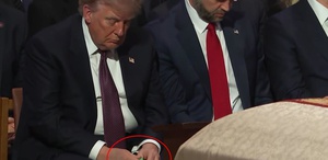 Cenaze törenine damga vuran görüntü: Trump’a dikkat