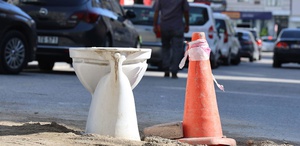 Kanalizasyon kapağındaki ’klozetli önlem’ şaşırttı