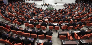Meclise “İstanbul kışlık, Ankara yazlık başkent olsun“ başvurusu