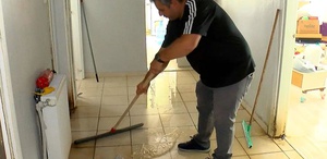 Büyükçekmece’de daireden akan su alt kattaki eve sızdı: 3 aydır çekpasla temizliyoruz