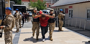 Şanlıurfa’da film gibi gasp: Sahte jandarma kıyafetiyle 13 kilo altın çaldılar