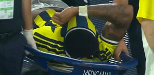 Fenerbahçe’de korkutan sakatlık Sahadan gözyaşlarıyla ayrıldı