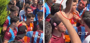 Salah karşılamasında ilginç anlar Galatasaray formasını çıkarttırdılar