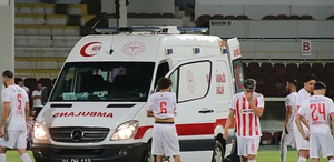 Oyuna girdi, 1 dakika sonra hastaneye kaldırıldı