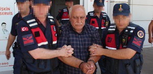 Borç kavgası kanlı bitti: Arkadaşlarına kurşun yağdırdı