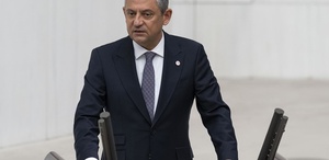 Özgür Özel kürsüde Yeni Parti “çerçeve yasa“ için kararını verdi